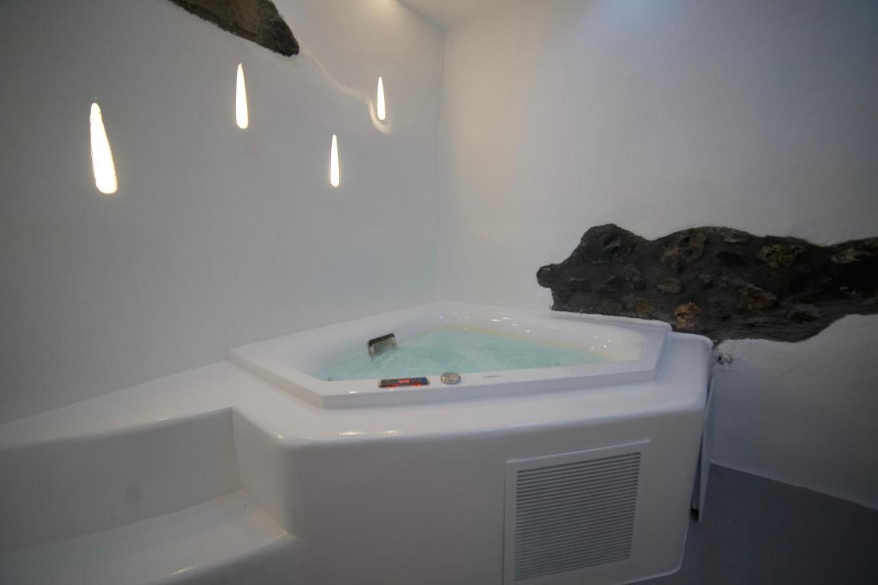 Eternity Suites Santorini Fira  Zewnętrze zdjęcie